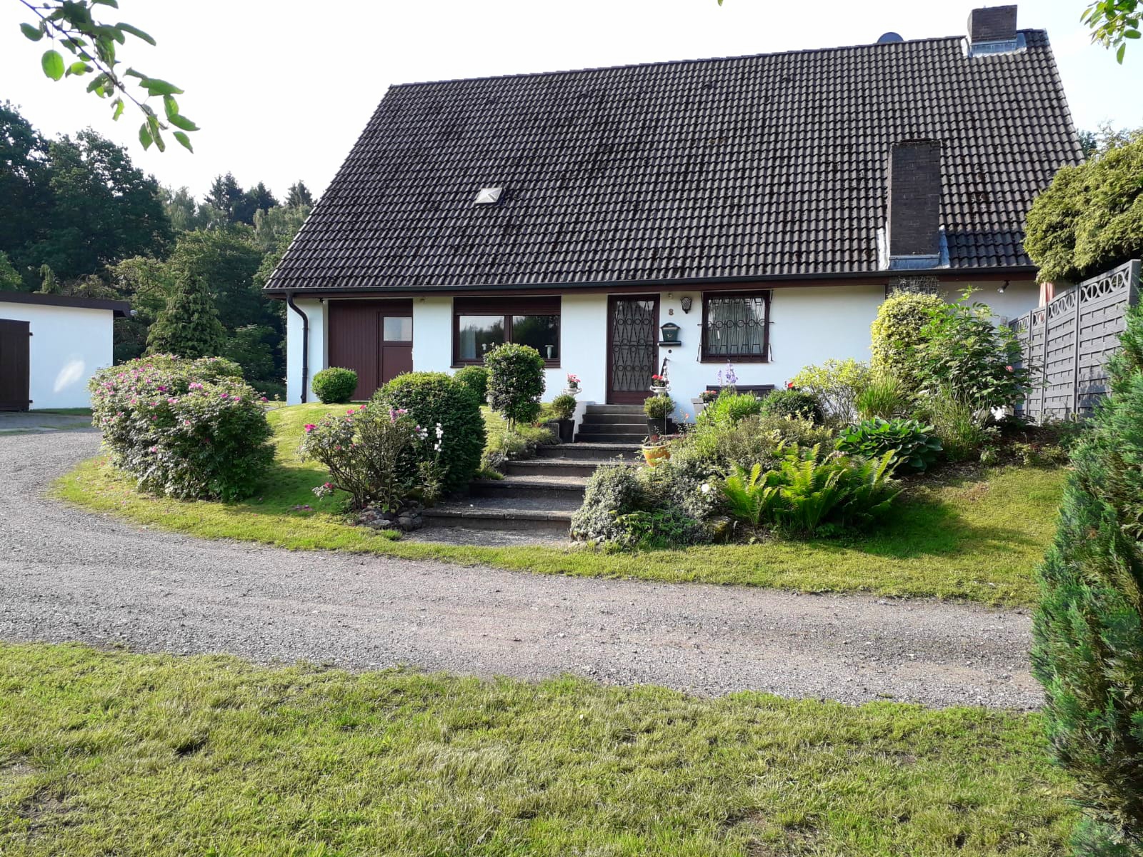 Traumhaftes Anwesen – auch gewerblich nutzbar – am Stadtrand HH-Walddörfer